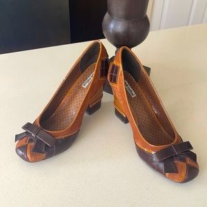 Not Rated Tan/Coco Brown leather heels size 8 excellent condition!